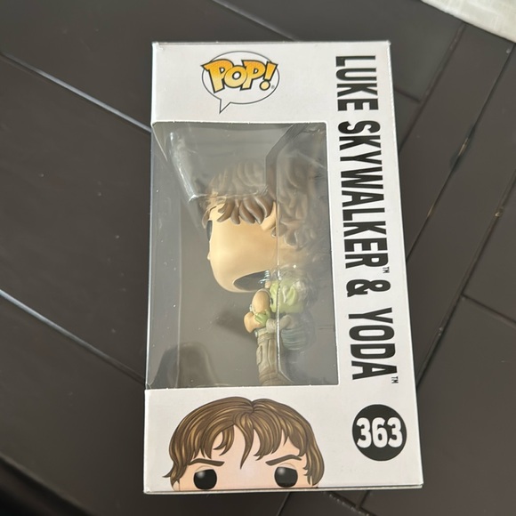 NEW - Funko Pop! #363 Star Wars Empire Strikes Back 40th - Luke Skywalker & Yoda - Picture 2 of 6